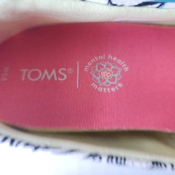 TOMS Ortholite Slip-On Graphic and Colorful Womens Canvas Shoes, Size 6.5 - Picture 6 of 12